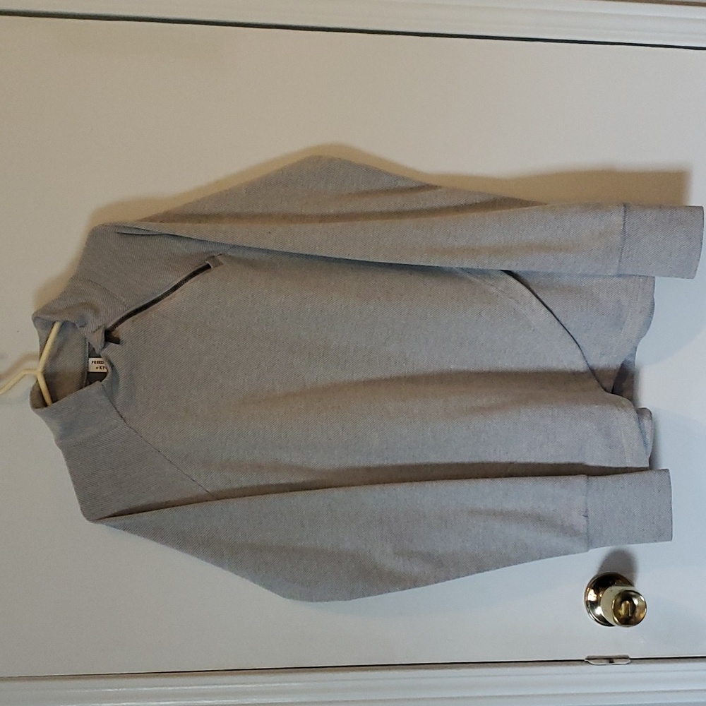 2/$20 💕 Sz S Womens Sweater